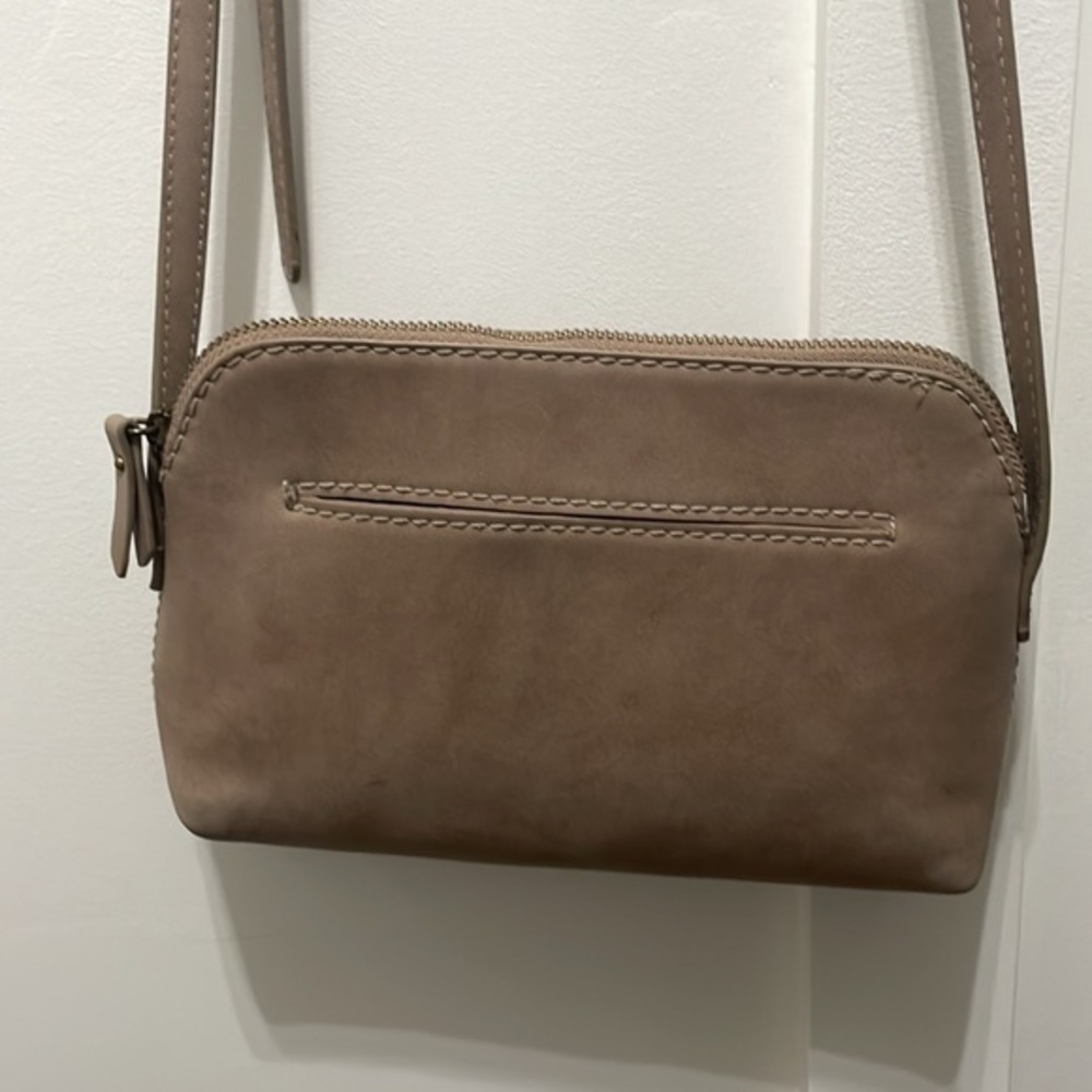 Universal Thread Small Tan Day Purse Fall‎ Suede like finish, light brown color